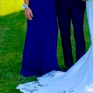 Navy blue long dress. 8P. Worn once.